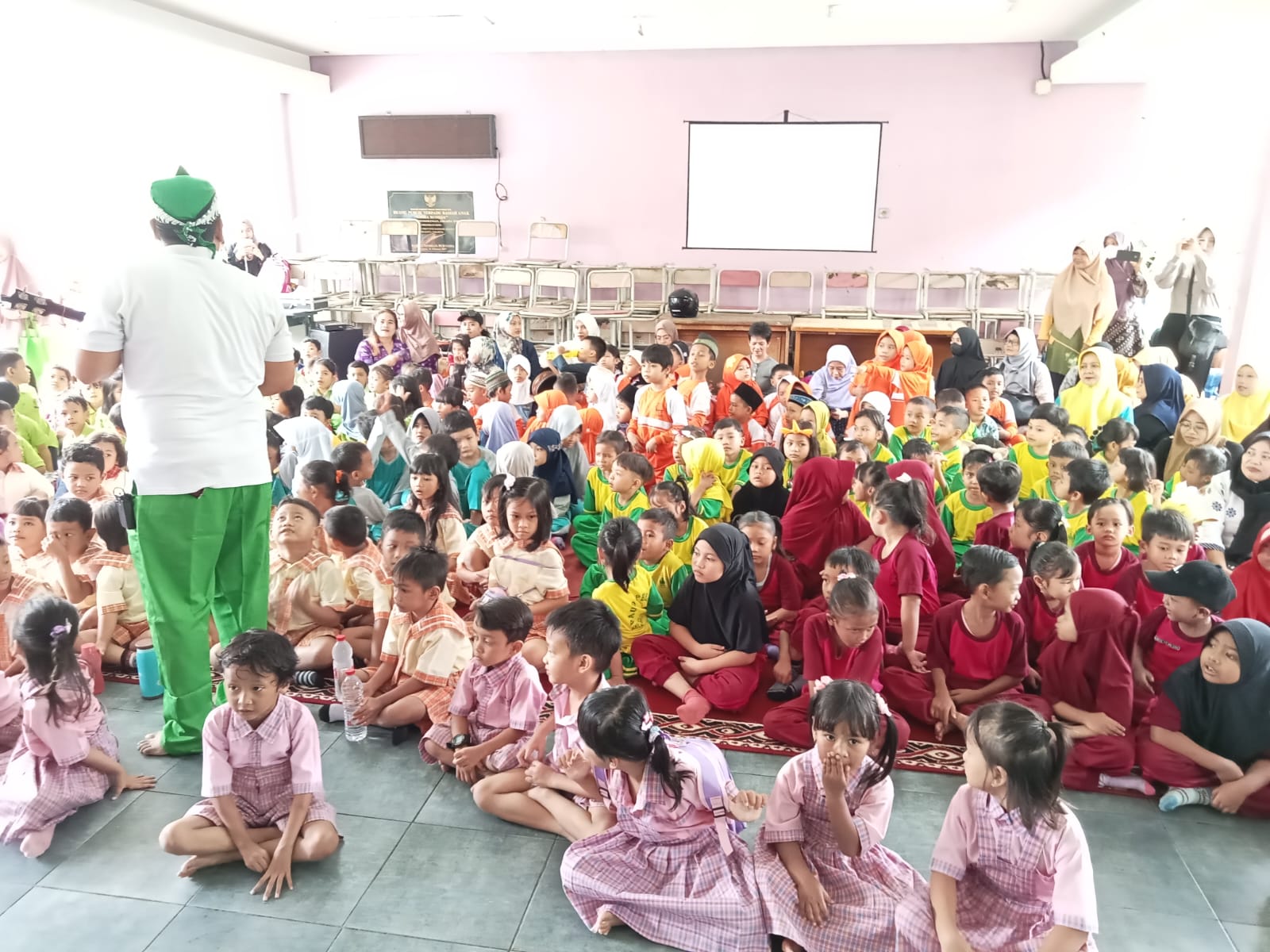 Peringatan Hari Ibu Nasional : Mendongeng Bersama Kak Ardy